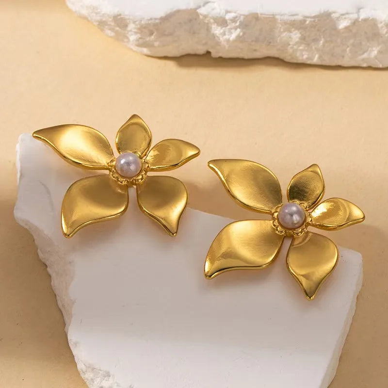 Pearl center floral earrings